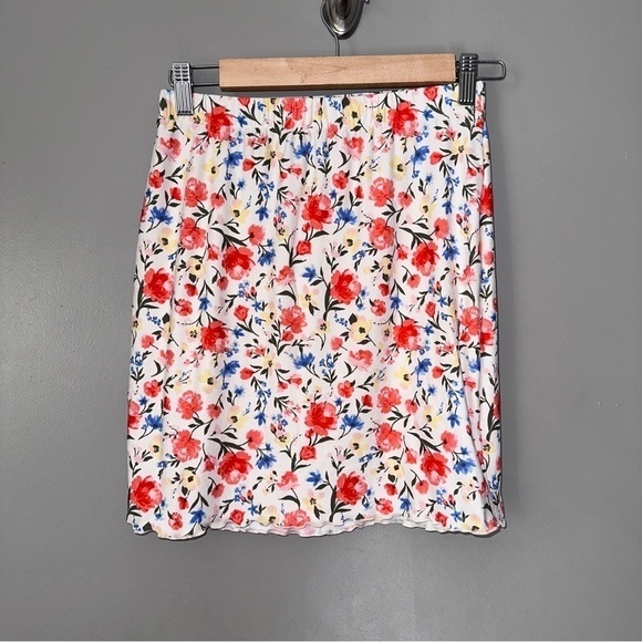 No boundaries floral bodycon skirt - Picture 1 of 4